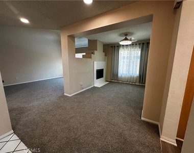 3121 E Genoa - Photo Thumbnail 7