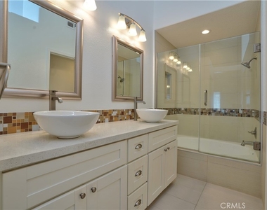 7401 Seabluff Drive - Photo Thumbnail 11