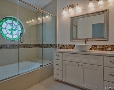 7401 Seabluff Drive - Photo Thumbnail 13