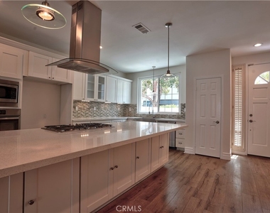 7401 Seabluff Drive - Photo Thumbnail 3