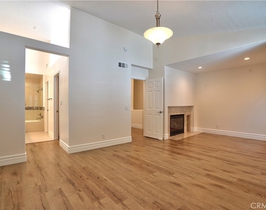 7401 Seabluff Drive - Photo Thumbnail 7