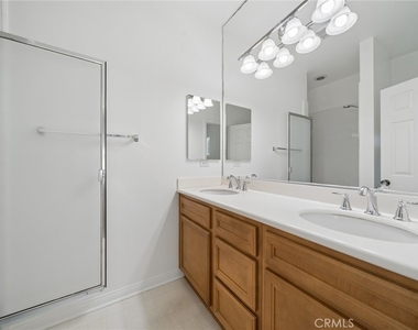 215 Dewdrop - Photo Thumbnail 12