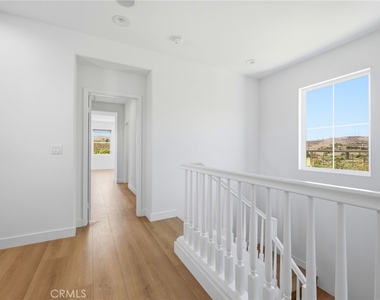 42 Paseo Vista - Photo Thumbnail 9
