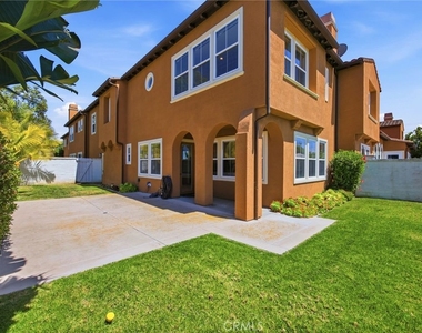 42 Paseo Vista - Photo Thumbnail 20