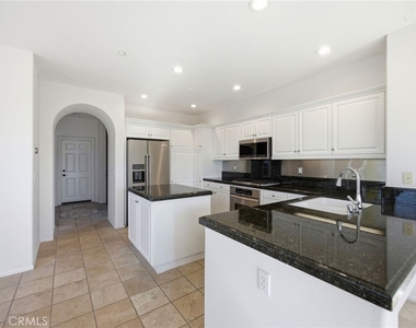 42 Paseo Vista - Photo Thumbnail 4