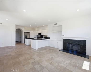 42 Paseo Vista - Photo Thumbnail 7