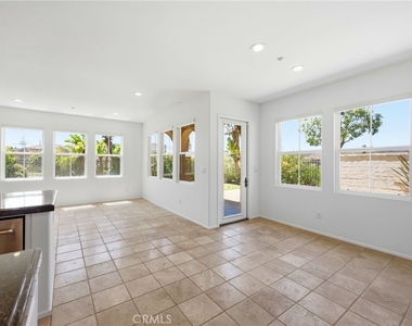 42 Paseo Vista - Photo Thumbnail 6