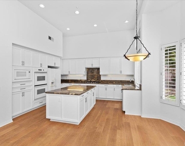 219 Pacific View Lane - Photo Thumbnail 17
