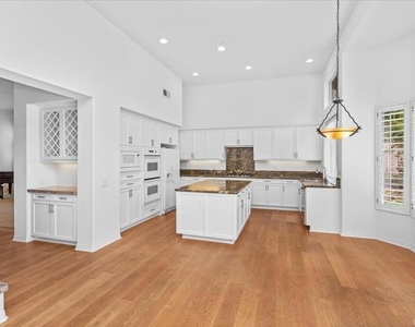 219 Pacific View Lane - Photo Thumbnail 15