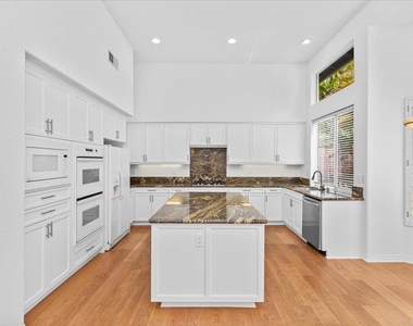 219 Pacific View Lane - Photo Thumbnail 18