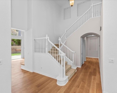 219 Pacific View Lane - Photo Thumbnail 27