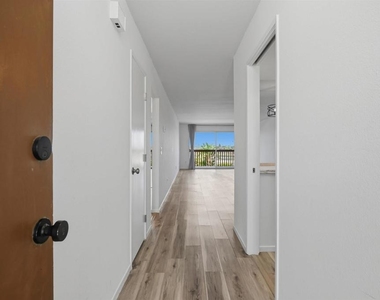 2475 Jefferson Street - Photo Thumbnail 3