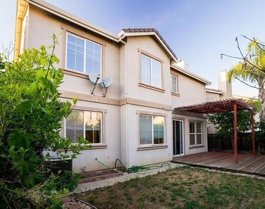 2207 Spanish Court - Photo Thumbnail 15