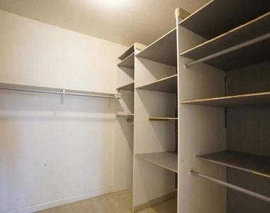 2207 Spanish Court - Photo Thumbnail 9