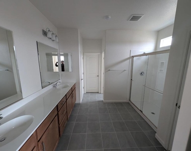 1587 Greeley Way - Photo Thumbnail 4