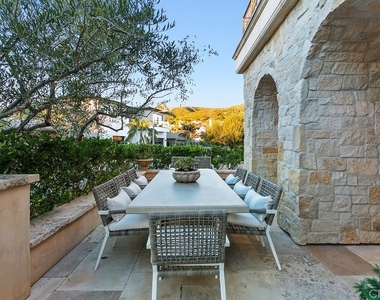 136 Emerald Bay - Photo Thumbnail 5