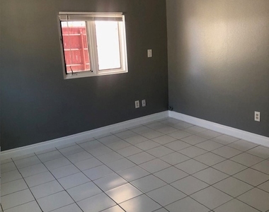 49318 Blanche Avenue - Photo Thumbnail 9