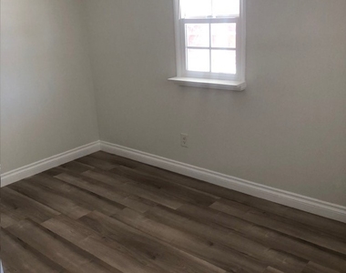 49318 Blanche Avenue - Photo Thumbnail 10