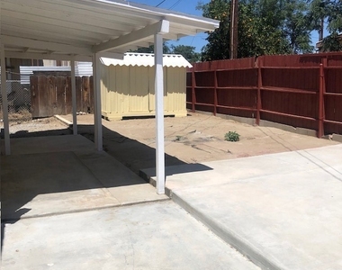 49318 Blanche Avenue - Photo Thumbnail 3