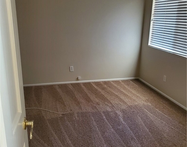 1244 Salem Drive - Photo Thumbnail 11