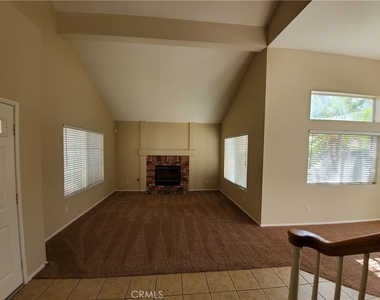 1244 Salem Drive - Photo Thumbnail 2