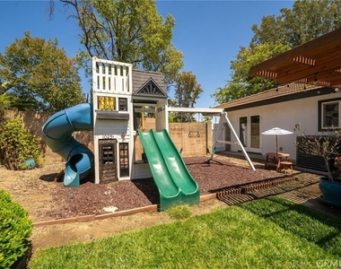 1025 Kent Drive - Photo Thumbnail 25