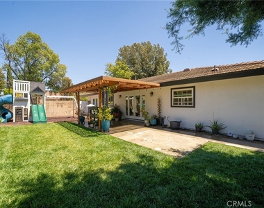 1025 Kent Drive - Photo Thumbnail 23