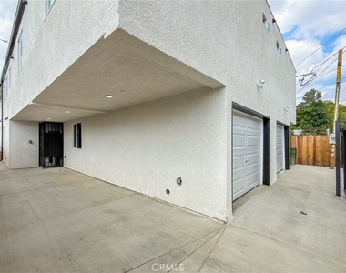 2120 E 92nd Street - Photo Thumbnail 9