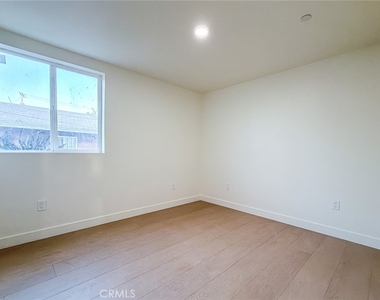 2120 E 92nd Street - Photo Thumbnail 16