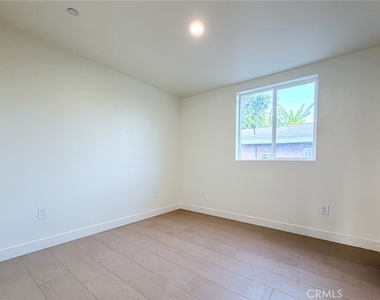2120 E 92nd Street - Photo Thumbnail 15