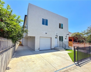 734 E 52nd Street - Photo Thumbnail 1