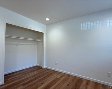303 N New Avenue - Photo Thumbnail 9