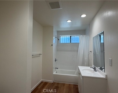 303 N New Avenue - Photo Thumbnail 6