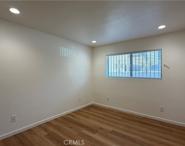 303 N New Avenue - Photo Thumbnail 8