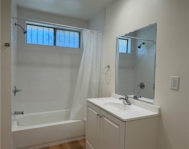 303 N New Avenue - Photo Thumbnail 7