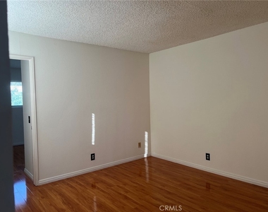 238 Hillcrest Drive - Photo Thumbnail 21