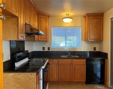238 Hillcrest Drive - Photo Thumbnail 8