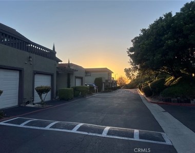 238 Hillcrest Drive - Photo Thumbnail 26