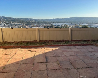 238 Hillcrest Drive - Photo Thumbnail 24