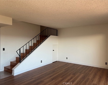238 Hillcrest Drive - Photo Thumbnail 4