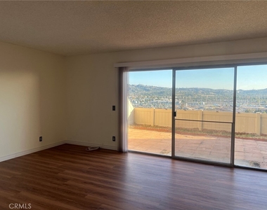 238 Hillcrest Drive - Photo Thumbnail 2