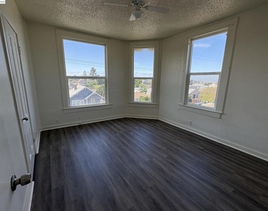 542 Grant St - Photo Thumbnail 12