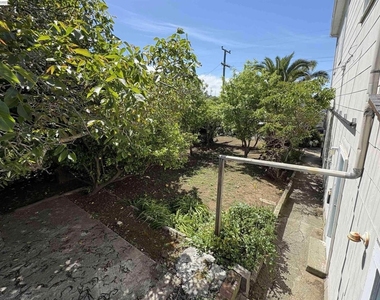 542 Grant St - Photo Thumbnail 4
