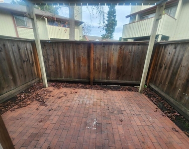 27162 Tampa Ave - Photo Thumbnail 13