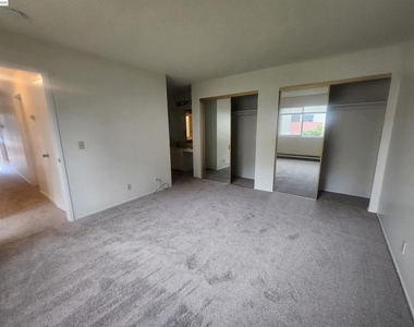 27162 Tampa Ave - Photo Thumbnail 11