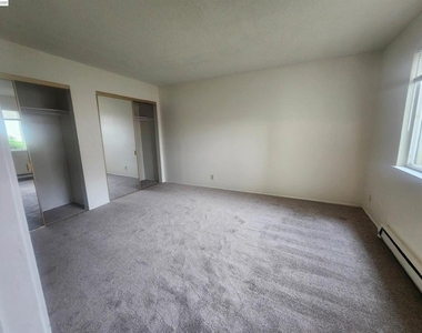 27162 Tampa Ave - Photo Thumbnail 9