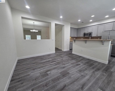 3727 Whitworth Dr - Photo Thumbnail 9