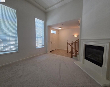 3727 Whitworth Dr - Photo Thumbnail 2