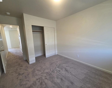 2255 Chestnut St - Photo Thumbnail 32