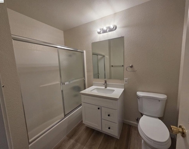 2255 Chestnut St - Photo Thumbnail 16